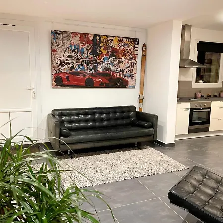 Art_booking . . . By Benoit_b Apartment